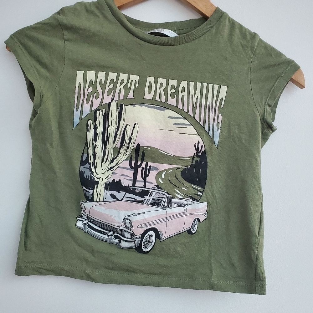⚡️3 for 15 ⚡️URBAN kids "Desert Dreaming" race car Cropped Graphic Tee size6